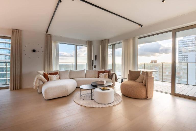 Deluxe 3BR apartment with spectacular views - Ferienwohnung Ostende