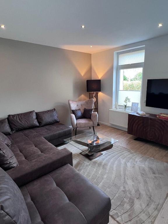 Güden Pearl Bhaven Deck 6 ,Exklusive große Wohnung,Hochwertige Ausstattung,Privatparkplatz & Carport,Großer Garten mit Gartenhaus,Langzeitaufenthalt - B&B Bremerhaven