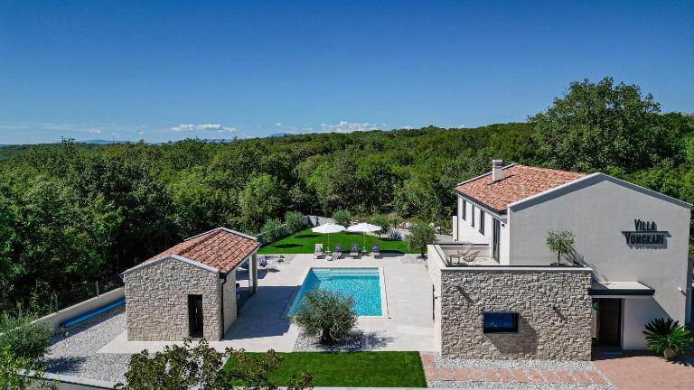 Deluxe Villa Vonskari with Heated Pool and Complete Privacy - B&B Krk