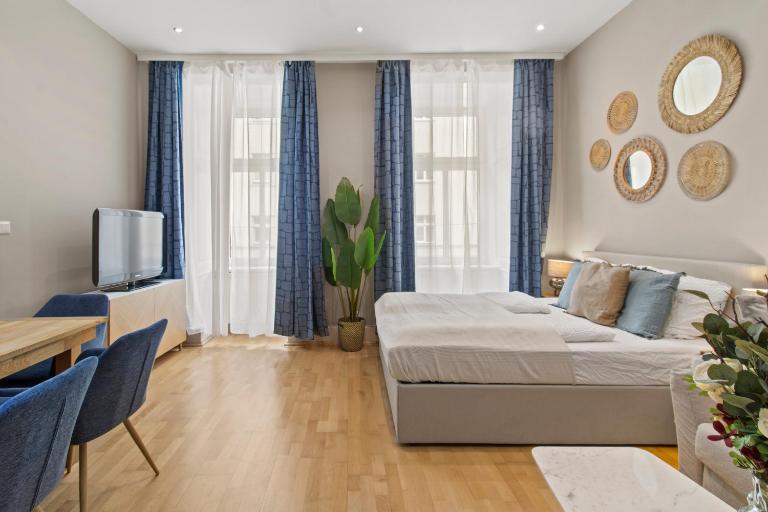 Design Apts - 5-min Walk to U2 Taborstraße - Prater Park and Canal - B&B Vienna