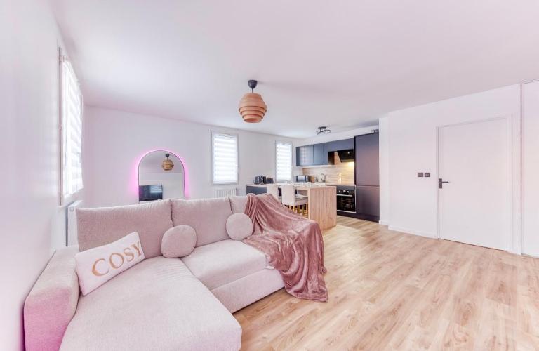 Saf Place - Appartement proche disneyland - B&B Vaires-sur-Marne