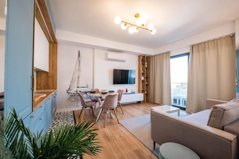 Blue Sea Apartment - B&B Saranda