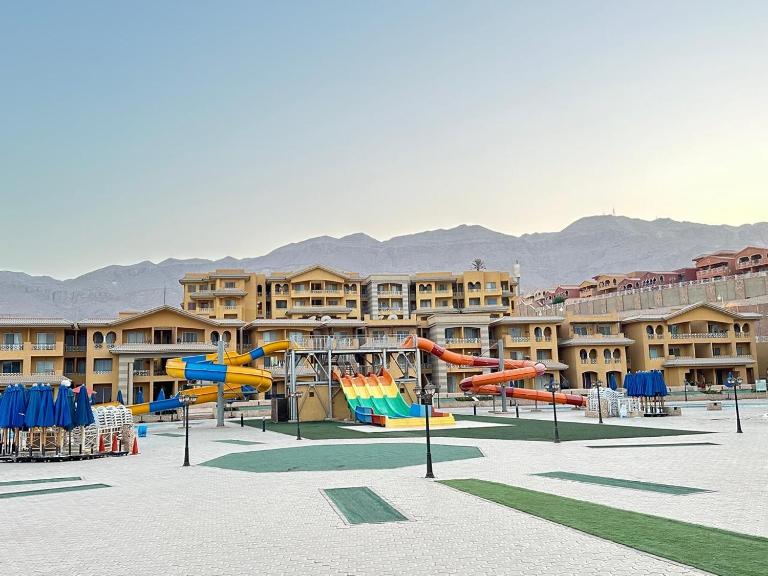 Porto sokhna AQUA park VIP for families - B&B Al ‘Ayn as Sukhnah