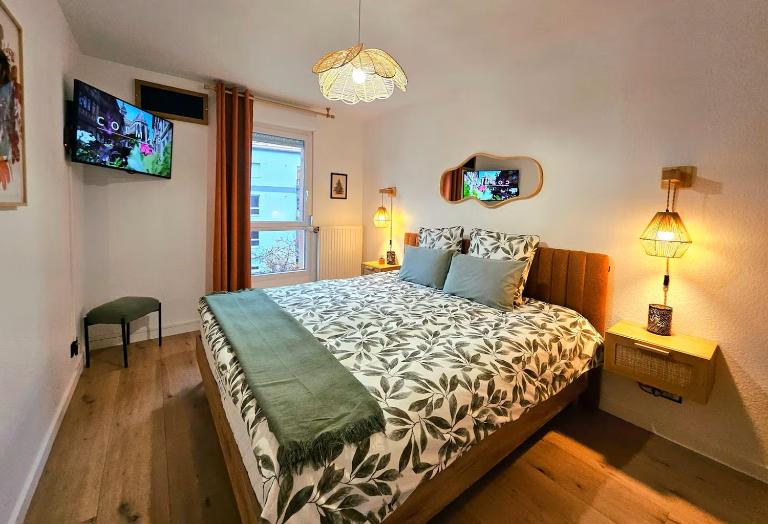 Gîte Forestier - T2 Cosy avec Terrasse & 2 Parkings privatifs -Centre ville - Chambres d'hôtes Colmar