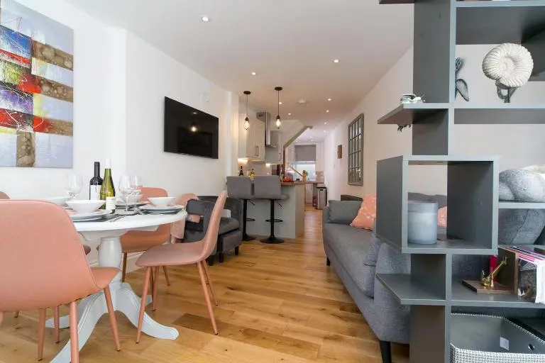 Modern Town House Bangor City Centre - Chambres d'hôtes Bangor