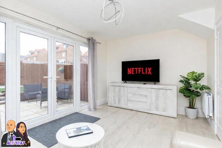 Kirkstall by Alt-Stay Contractor Accommodation - 4 Bed Contractor Home With Parking, Wi-Fi & Full Kitchen - Ideal For Long stays - Chambres d'hôtes Wakefield