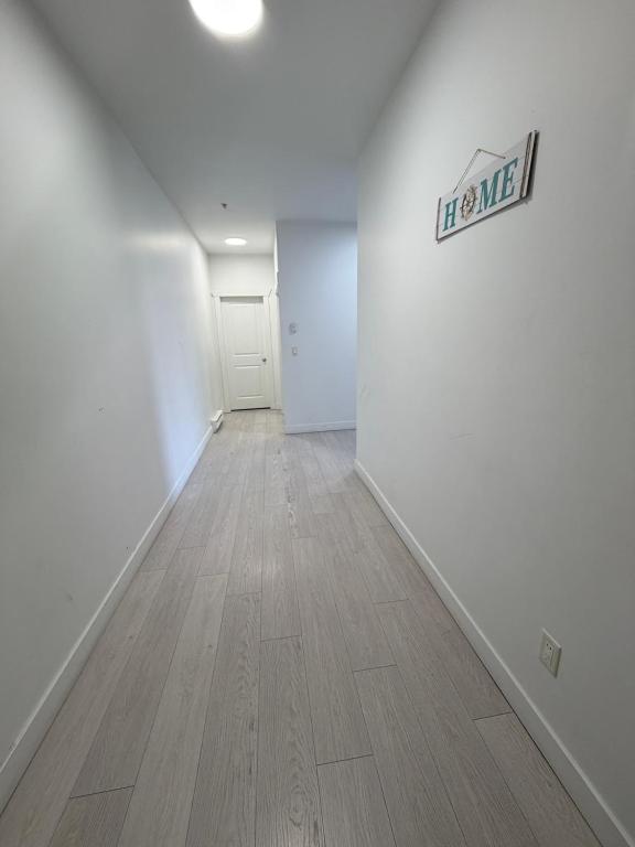 3 bedroom plus den - B&B Surrey