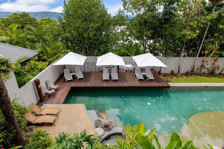 7 The Point Villas - B&B Port Douglas