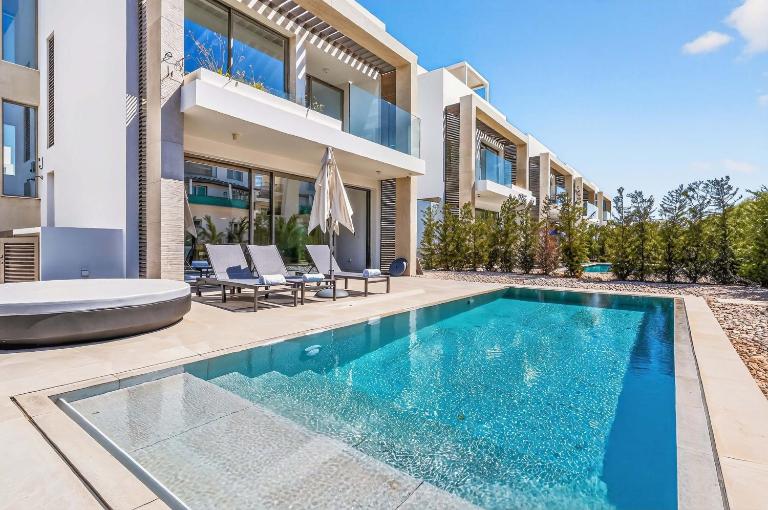 Azure Sama Villa - B&B Protaras