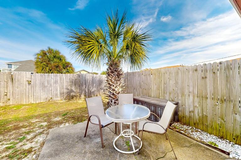 Dog-friendly duplex 2 blocks from beach with private yard AC & W&D - Chambres d'hôtes Panama City Beach