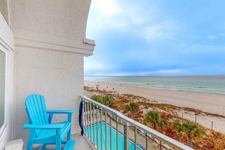 Dog-friendly beachfront condo with pool hot tub AC & Gulf views - B&B Panama City Beach