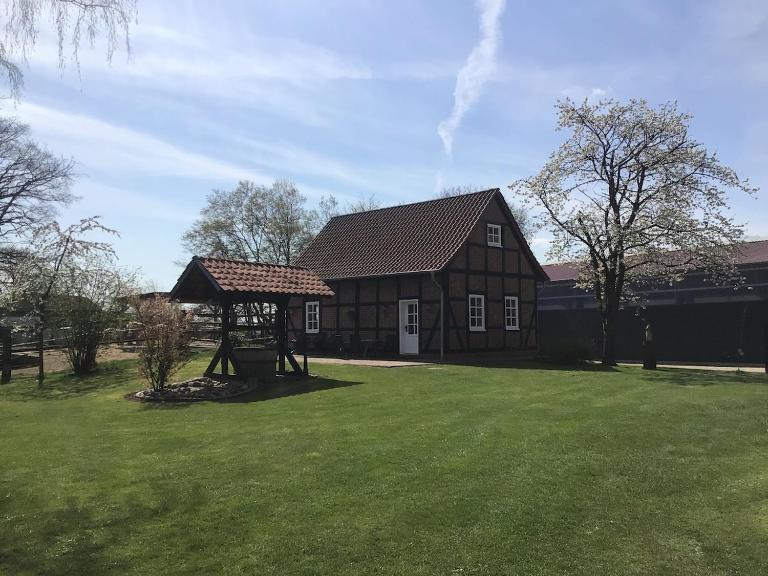 Süßes Fachwerkhaus mit großem Garten - Chambres d'hôtes Neustadt am Rübenberge