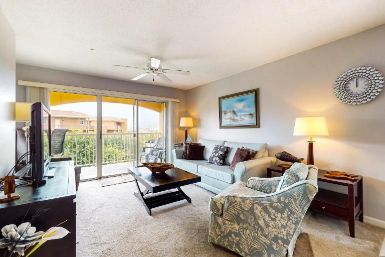 Cozy condo with beach access plus pool tennis & pickleball - near everything - Ferienwohnung Destin