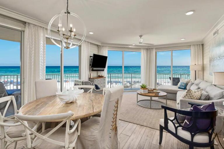 Stunning beachfront condo with shared pool & beach access - B&B Santa Rosa Beach