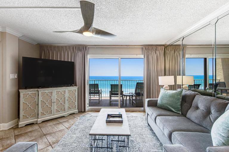 Snowbird-friendly Gulf-front Condo with outdoor Pool Gym Tennis - B&B Destin