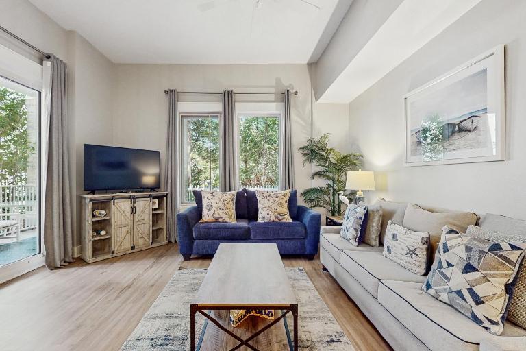 First-floor condo with a kitchen patio pool hot tub grill & spa access - Ferienwohnung Destin