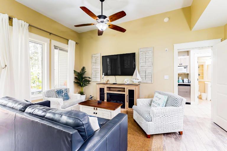 Ground-floor condo with patio central AC shared pool & tennis - B&B Destin