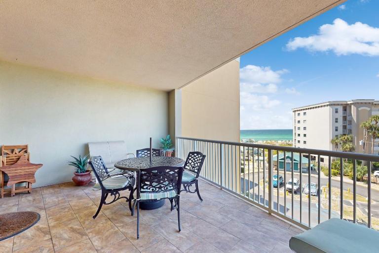 Fantastic ocean view condo with fitness area pool hot tub & W&D - B&B Fort Walton Beach