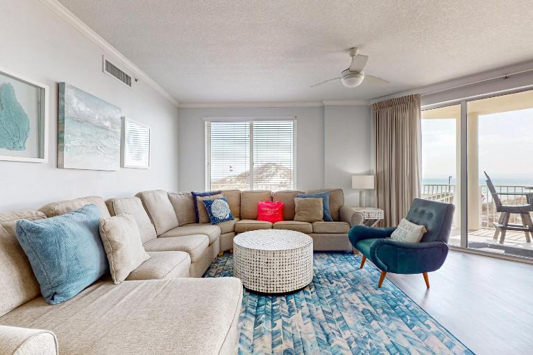 Ground floor beachfront condo with shared pool and beach access - B&B Santa Rosa Beach