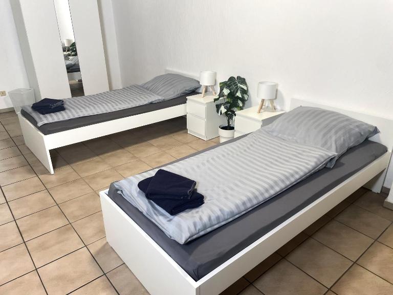 bookandstay24 Groß-Zimmern 2 Zimmerwohnung mit Küche und Terrasse bei Darmstadt, Frankfurt, RheinMain Gebiet - Ferienwohnung Groß-Zimmern