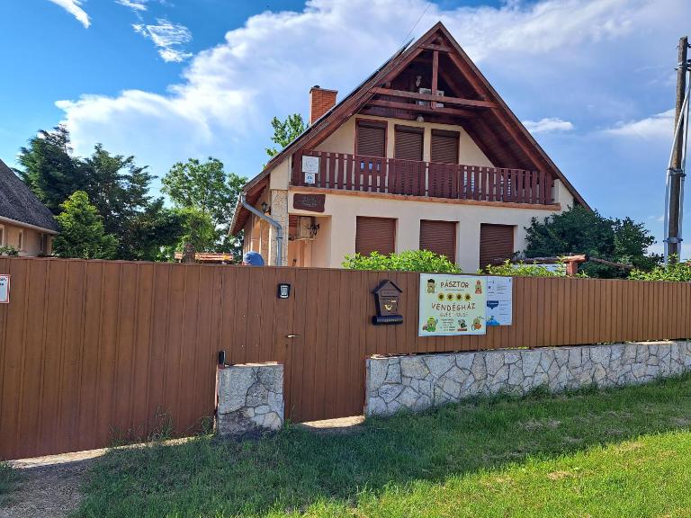 Pásztor Family Vendégház - Chambres d'hôtes Poroszló