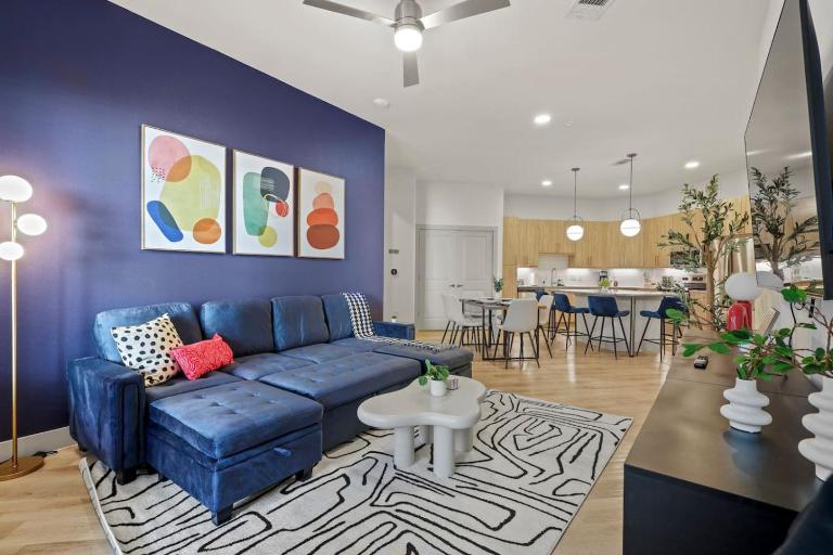 Cozy Modern 2BR Near Dining and Shops Downtown - B&B Dallas