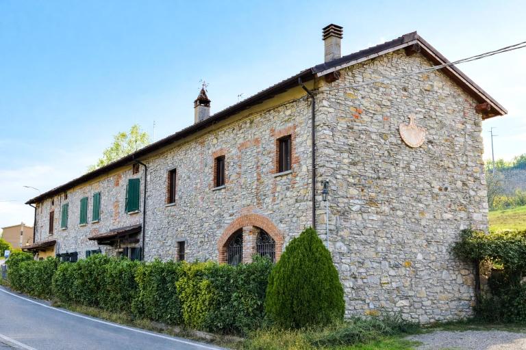 La Corte in pietra di Betty- Oltrepò Pavese - Pavia - Chambres d'hôtes Chiappeto