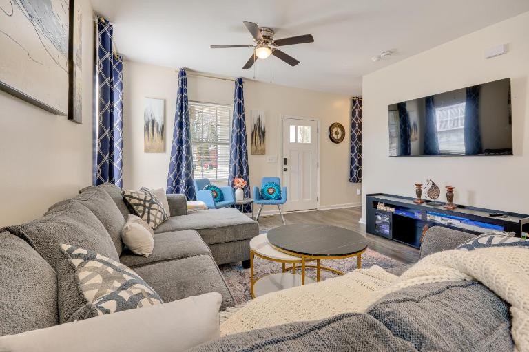1 Mi to Downtown Greensboro: Newly Built Home! - B&B Greensboro