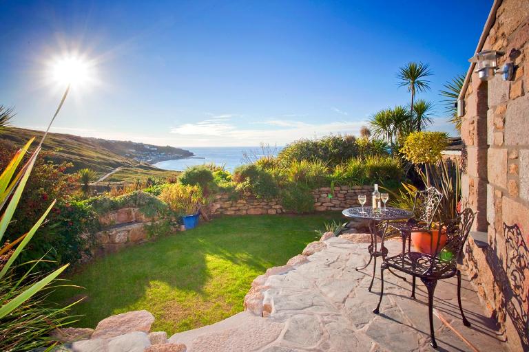 The Studio Beach Cottage Sea views Garden Amazing Location - B&B Sennen