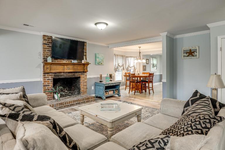 Family & Pet Friendly! Home 6 Mi to Surfside Beach - Ferienwohnung Myrtle Beach