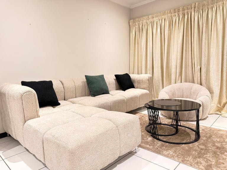 Vic Luxe Apartment - Chambres d'hôtes Centane