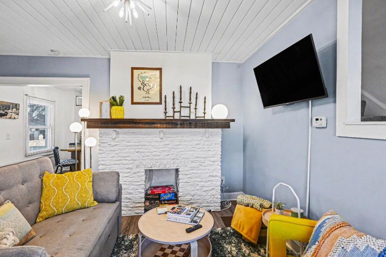 Cozy Campbell Bungalow - Chambres d'hôtes Columbus