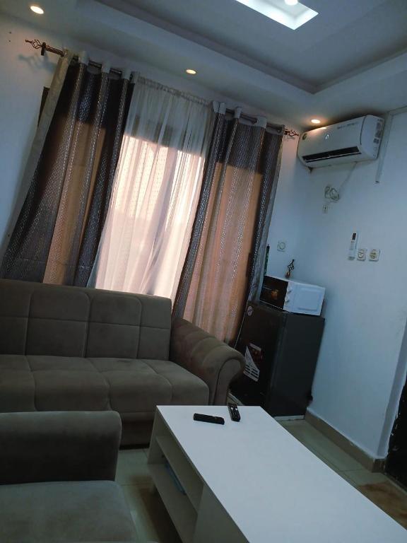 1 chambre salon entièrement climatisé au sein d'une résidence calme à LAMBANYI - Bed and Breakfast Conakry