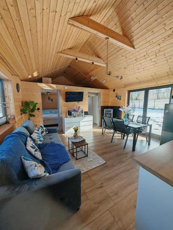 Dom WLK-HOUSE z Balią - B&B Częstkowo