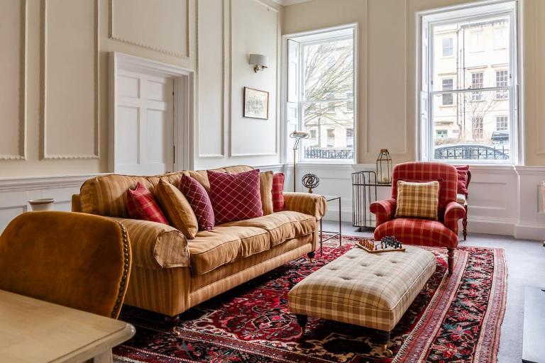 Catharine Place - Elegant Central 1-Bed Gem with Private Garden - Bed and Breakfast Bath