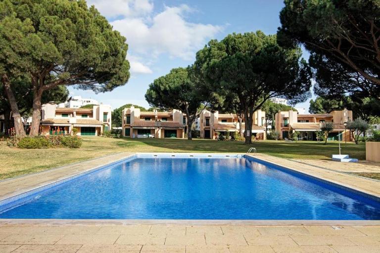 Vilamoura Family-Garden Villa - B&B Quarteira