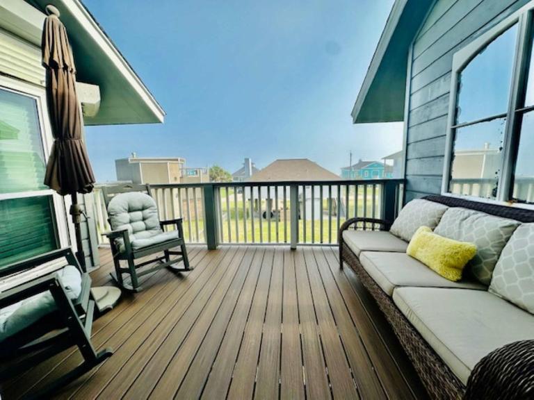 Shipwrecked Getaway For 6 - B&B Galveston