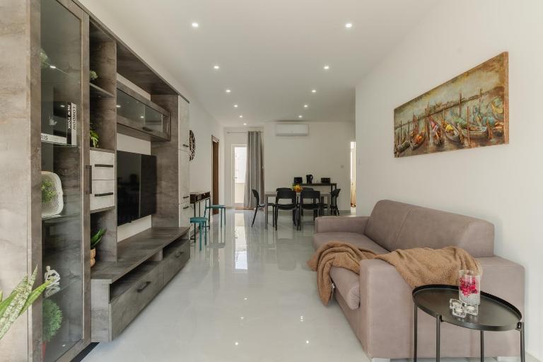 2 bedroom bright apartment - Ferienwohnung Gudja