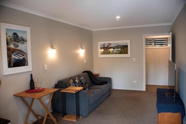 Raglan Best West Retreat, walk to beach - B&B Raglan