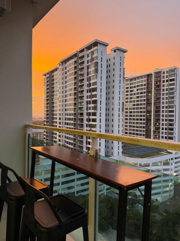 08 NO DEPO PROJECTOR Palazio Lake View High Floor Netflix WIFI - B&B Johor Bahru