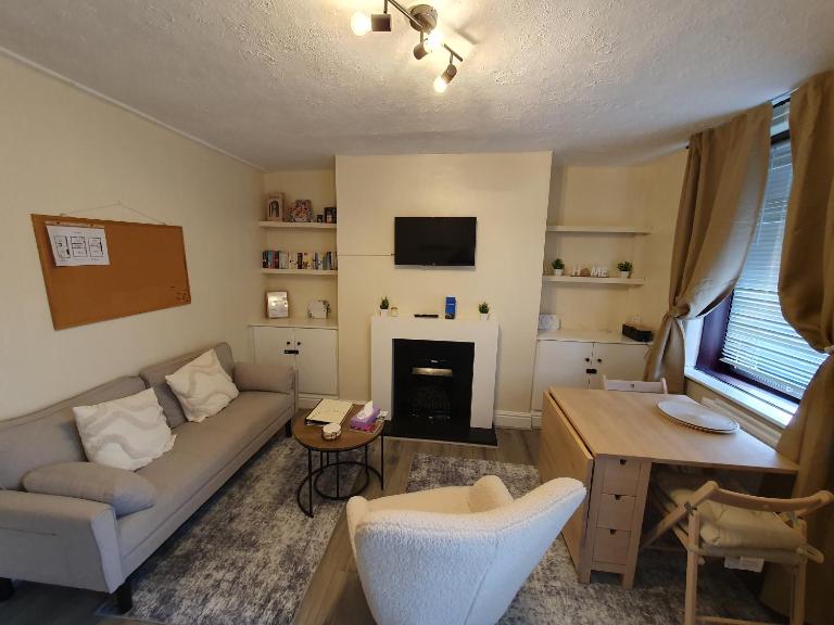 Cosy Buxton Escape - 3 Bedroom Modern Home - B&B Buxton