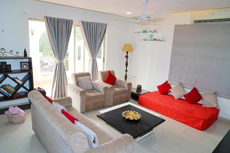 Luxury 3BHK in Heart of the City - Chambres d'hôtes Vadodara