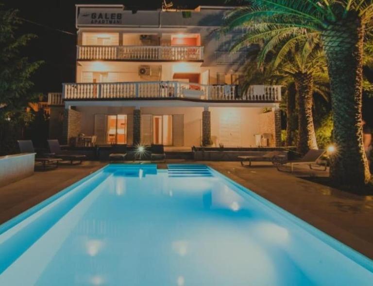 Seagull Pool Apartments & Studios - B&B Novalja