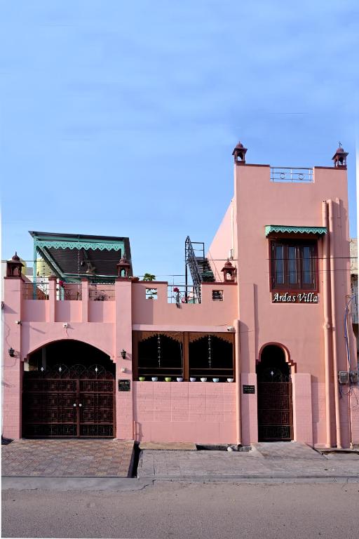 Ardas Villa Bikaner - Heritage Luxury Boutique Stay, With Free Pick Up and Drop - Chambres d'hôtes Bîkâner