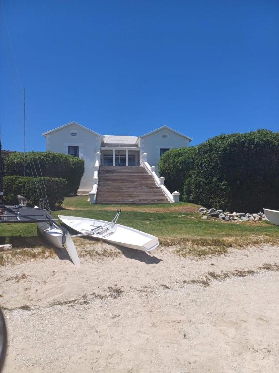 House with Those Stairs - B&B Langebaan