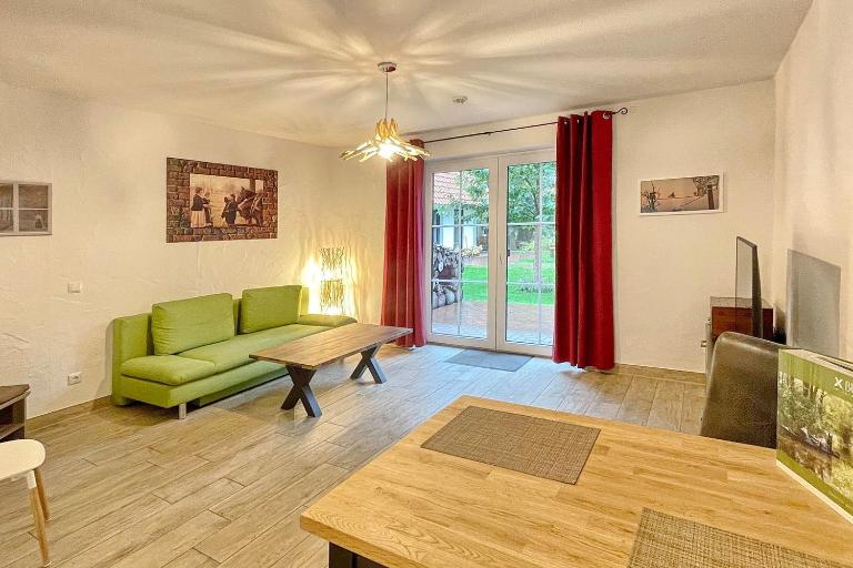 Holzfäller Baum 2 - B&B Burg
