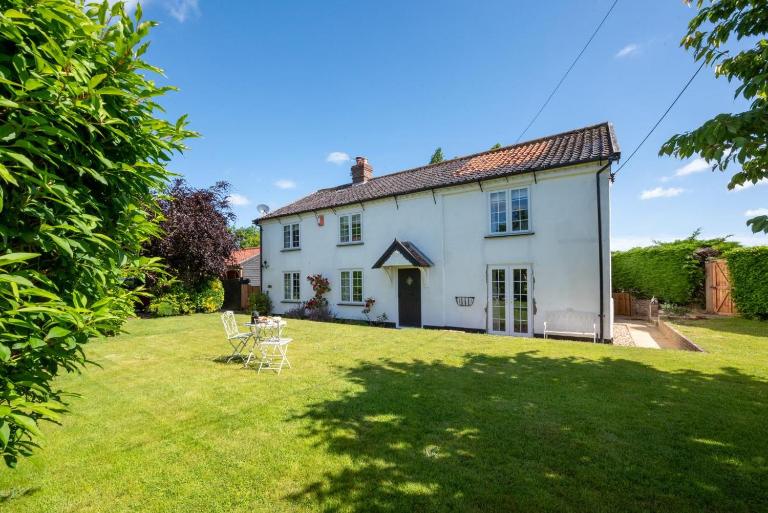 4 Bed in Great Plumstead oc-2295 - Chambres d'hôtes Great Plumstead