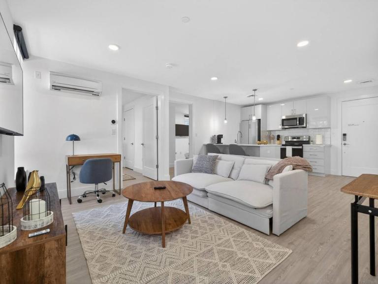 Spacious 2BR for 6 | Free Parking | Near BU & Harvard - Ferienwohnung Boston