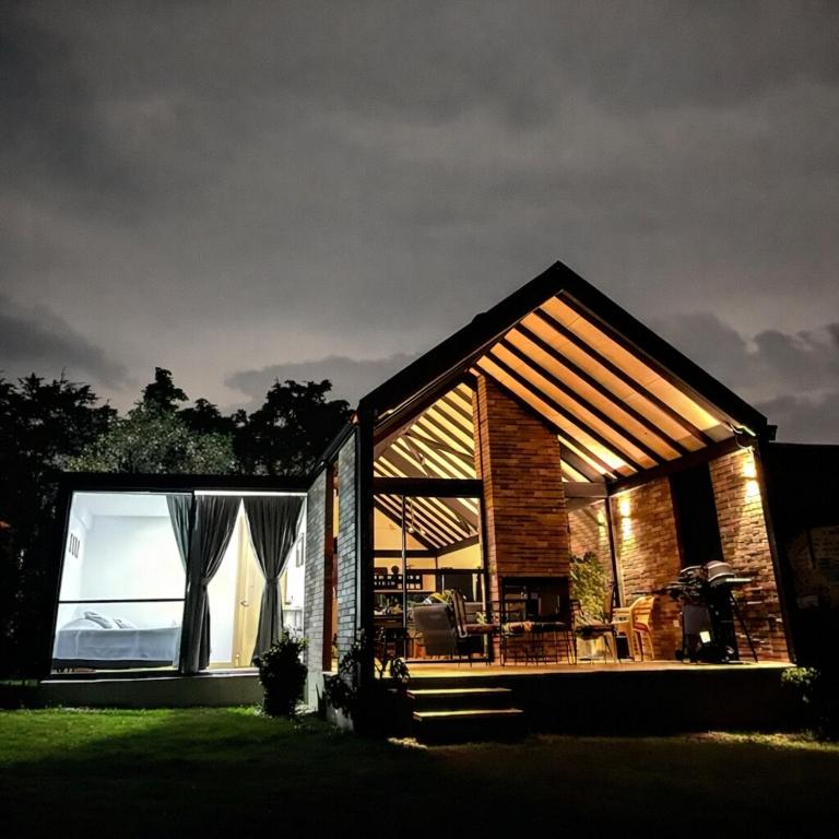 Nordika House - ideal para fotografía y descanso - B&B Medellín