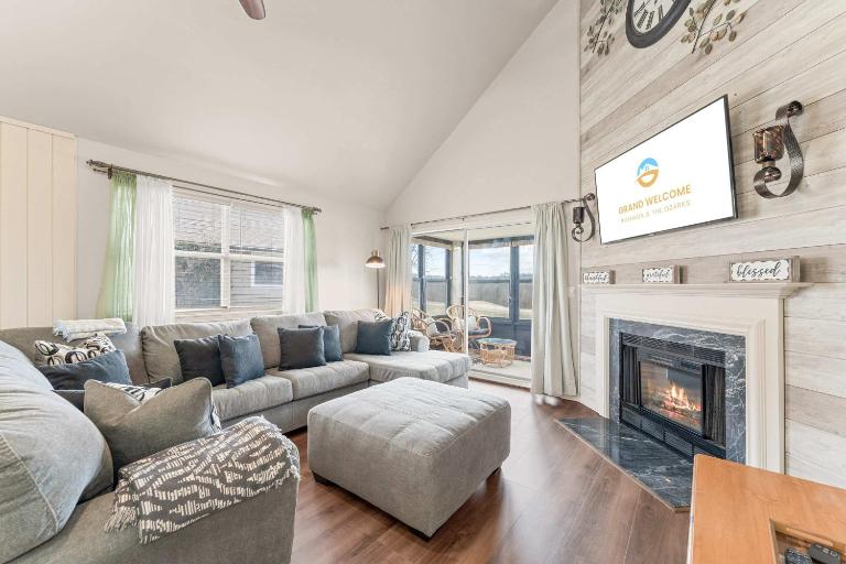 The Cozy Retreat - Stay for 10 - B&B Branson